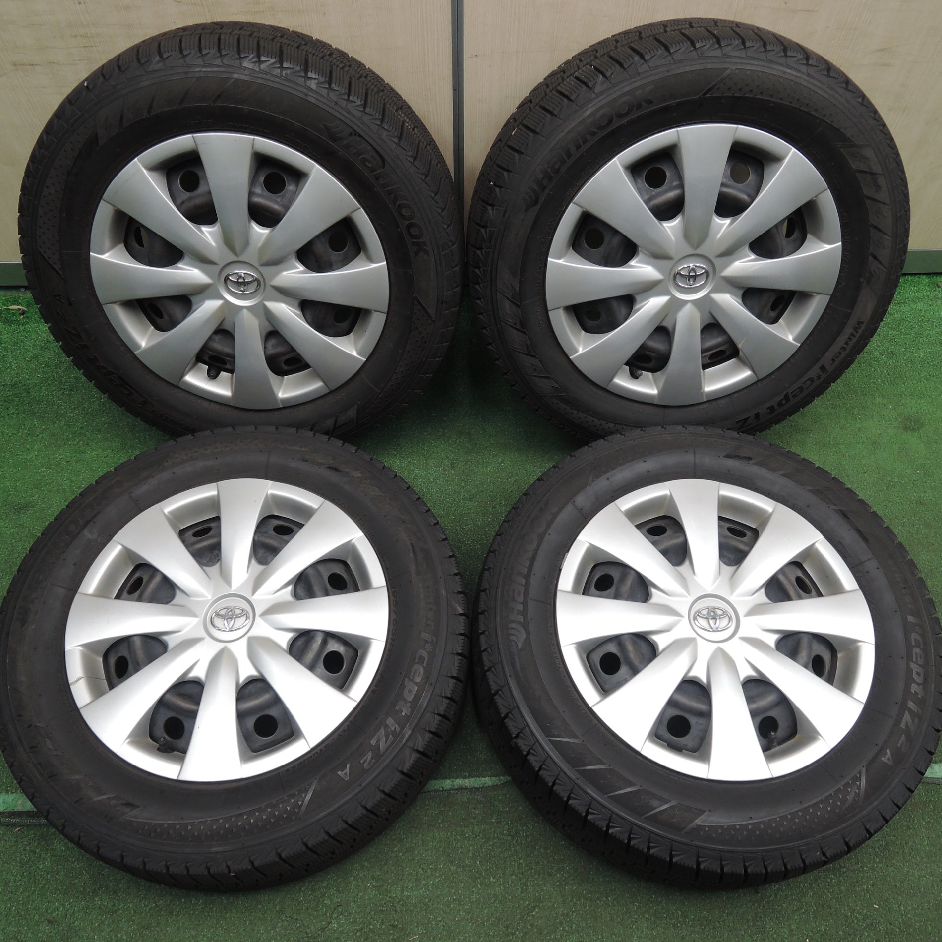 *送料無料* バリ溝！9.5分★トヨタ 純正 スチール 195/65R15 スタッドレス ハンコック ウインター アイセプト IZ2A 15インチ  PCD100/4H★4021007HAス