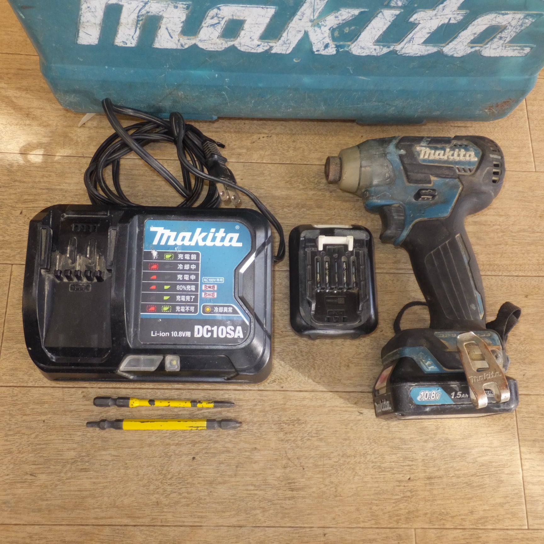 セール品makita [マキタ] 充電式インパクトドライバ [TD111DSHX] 1.5Ah 10.8V DIY コードレス マキタブルー 質量0.97kg 電動工具 /未開封品 4376 本体