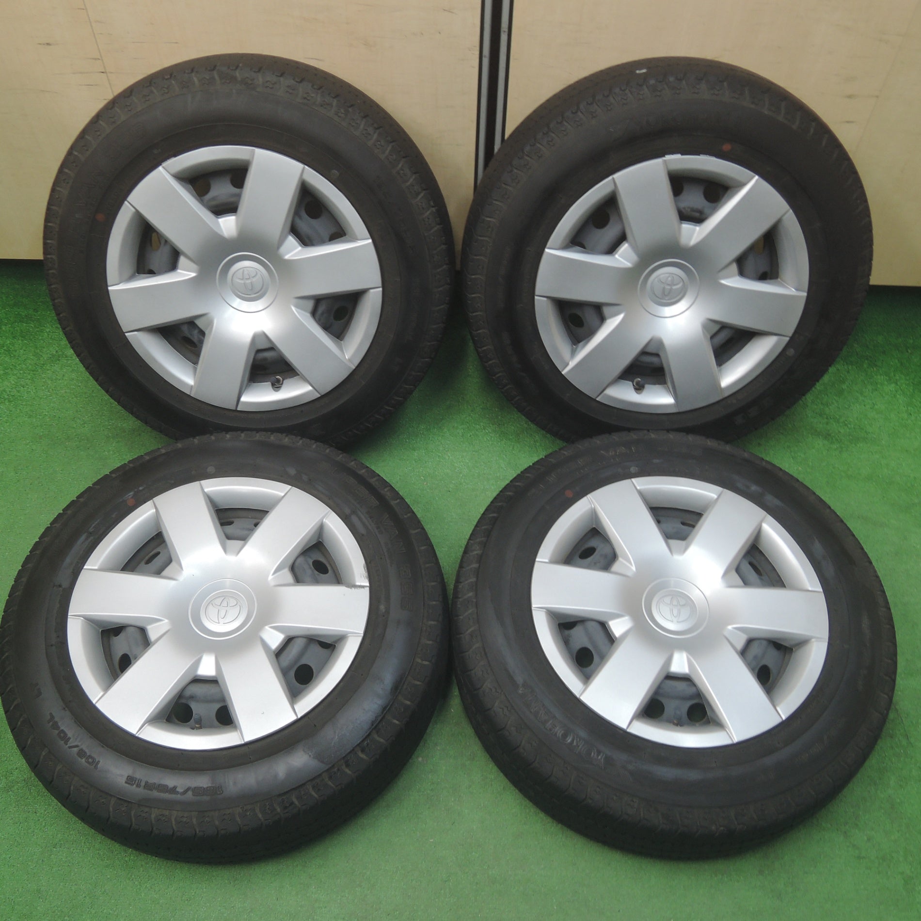 *送料無料* キレイ！20年★トヨタ ハイエース 純正 スチール 185/75R15 106/104L ヨコハマ SUPER VAN 356  PCD139.7/6H★4022708SYノ