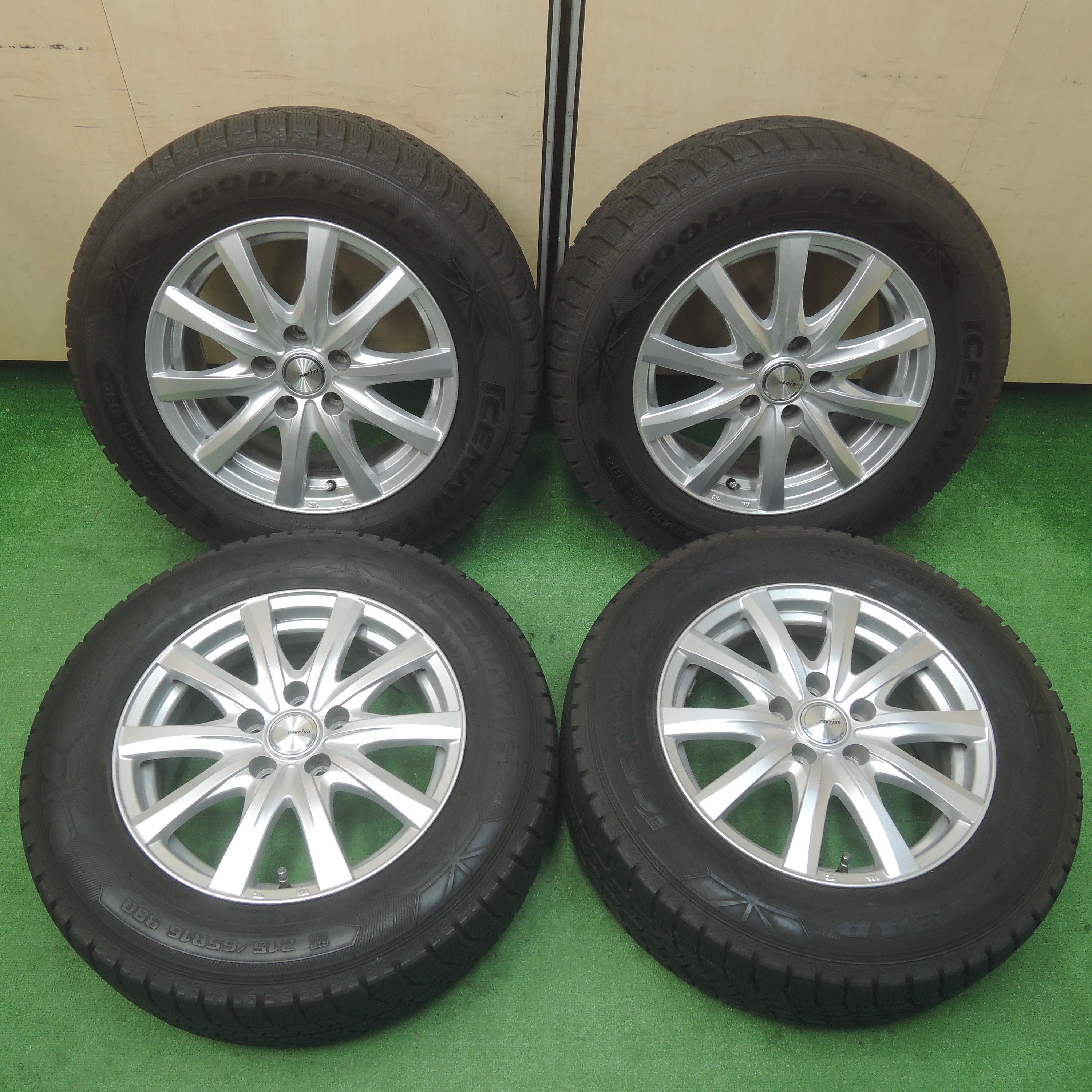 *送料無料*バリ溝！19年！綺麗！9.5分★スタッドレス 215/65R16 グッドイヤー アイスナビ6 ravrion RS01 ラブリオ