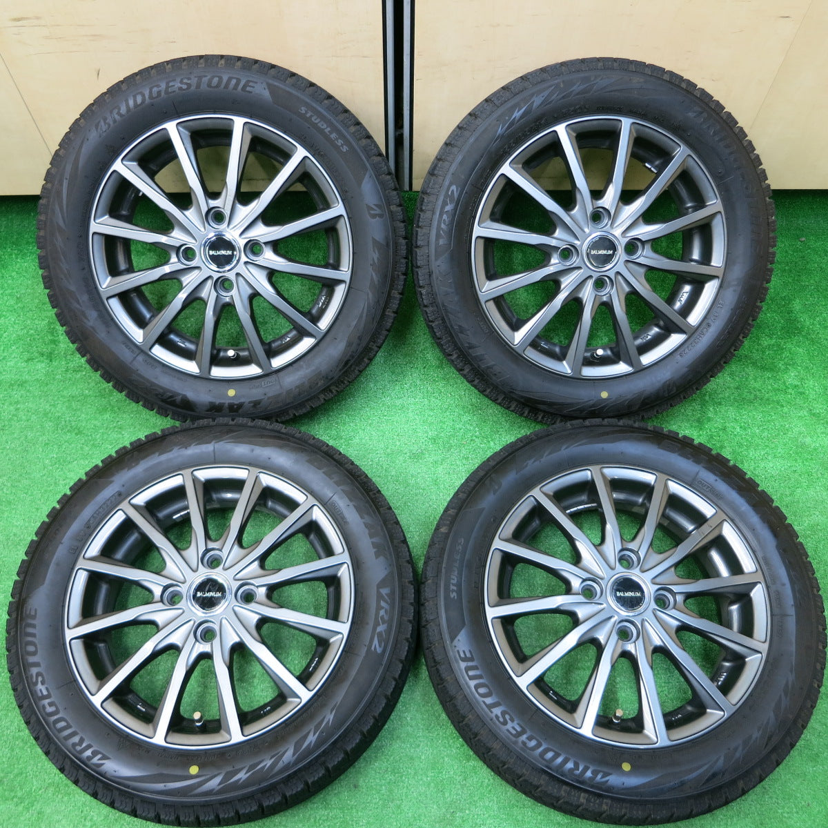 *送料無料*バリ溝！22年！キレイ！8.5分★スタッドレス 155/65R14 ブリヂストン ブリザック VRX2 BALMINUM バルミナ  14インチ PCD100/4H★3111806イス