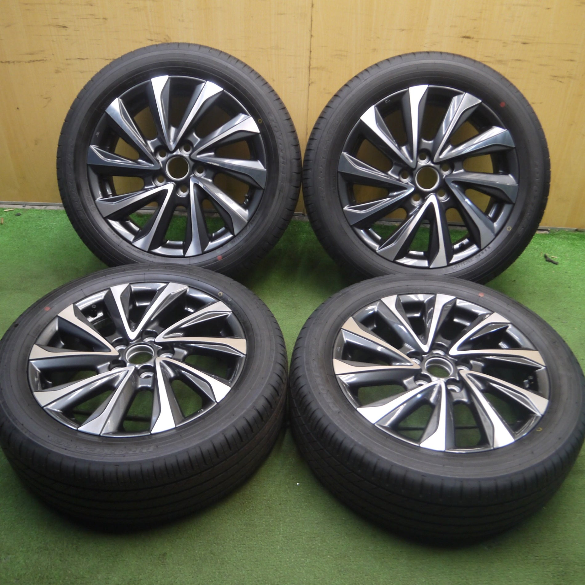 トーヨータイヤ TOYOTIRE プロクセスR60 205/55R17 セリアル(5221 