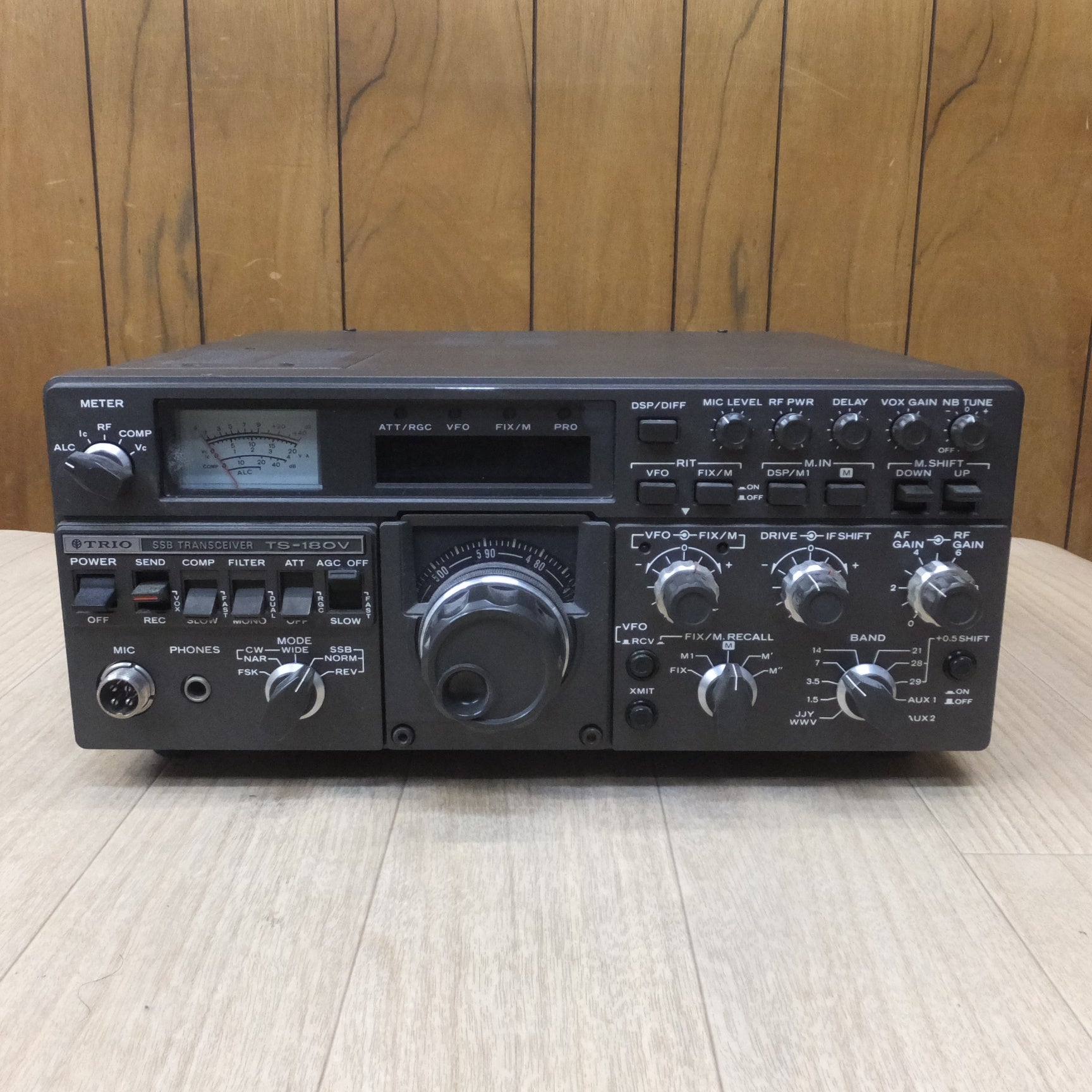 送料無料] 現状品☆ケンウッド TRIO トランシーバー 無線機 SSB TRANSCEIVER TS-180V☆ |  名古屋/岐阜の中古カー用品・工具の買取/販売ならガレージゲット