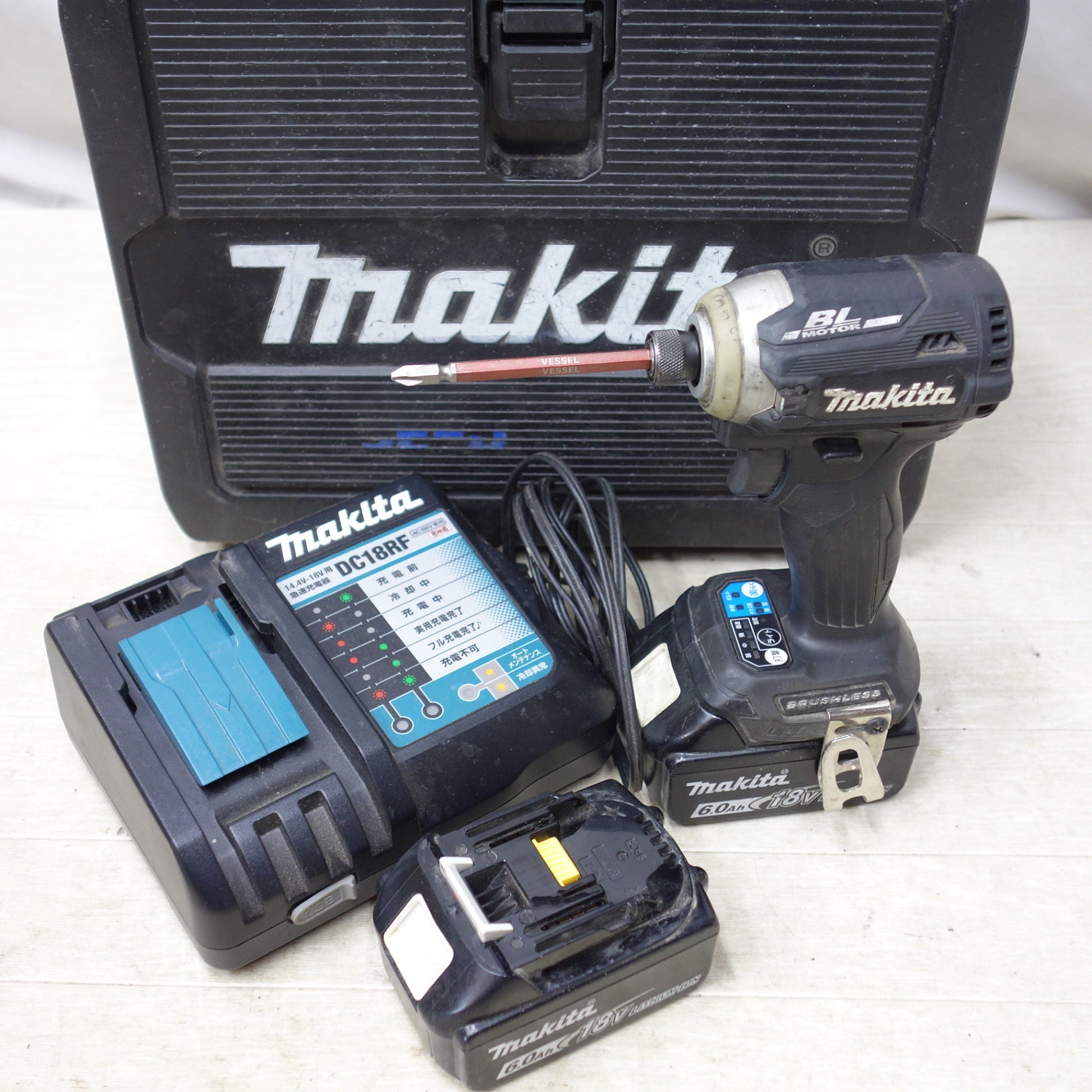 [送料無料] ◆makita マキタ 充電式インパクトドライバ TD171DRGXB 18V BL1860B バッテリー2個 充電器付き 電動工具◆