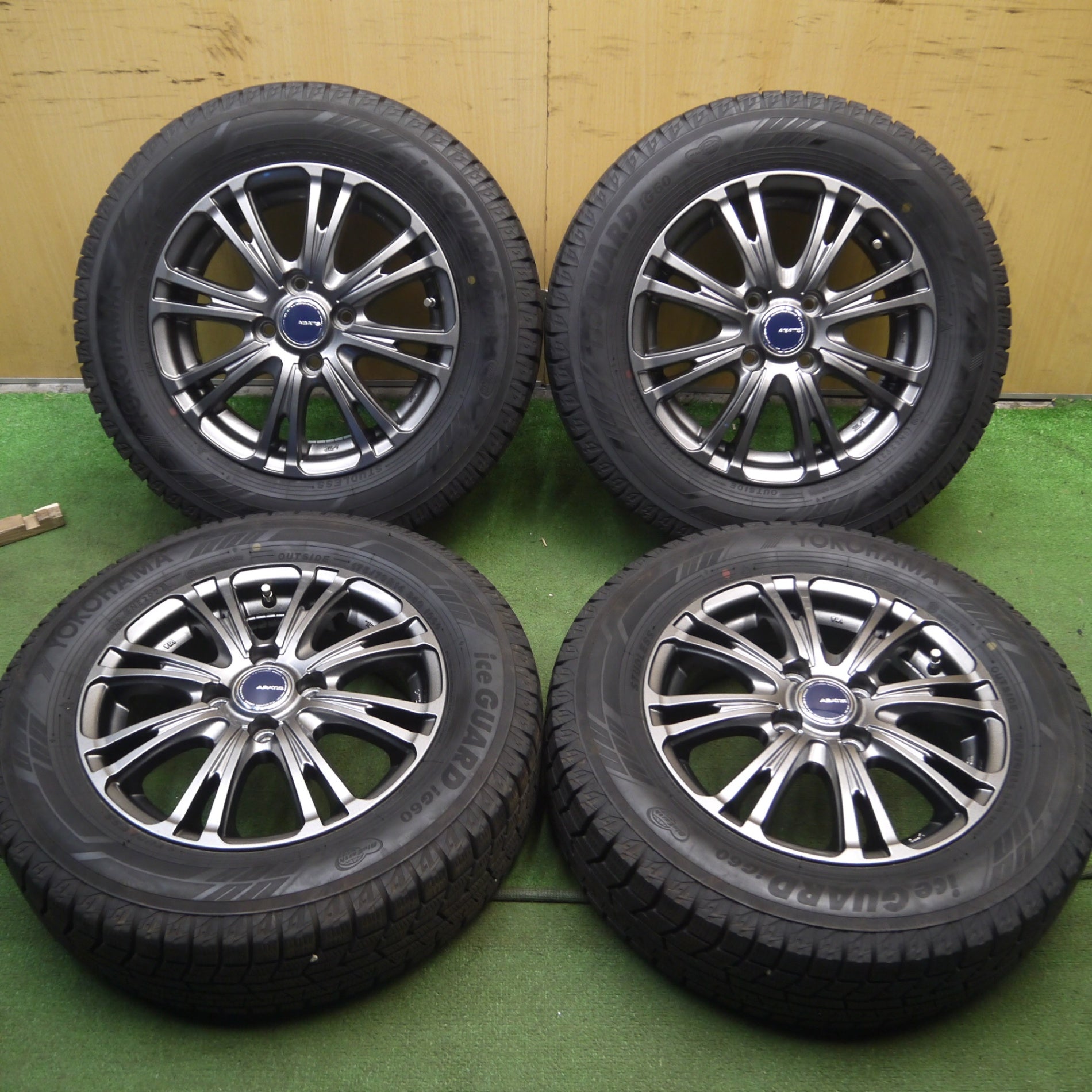 Yokohama IG60 スタッドレスタイヤ 色褪せ 175/70R14