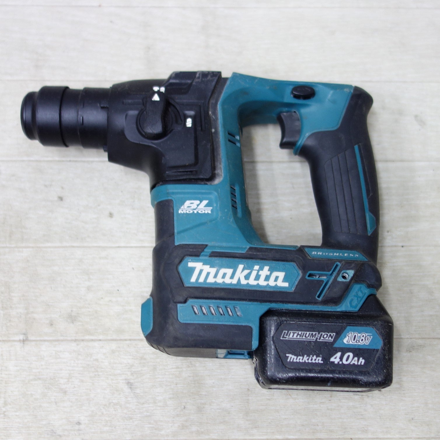マキタ 10.8V 16mm 充電式ハンマドリルHR166D - 工具、DIY用品