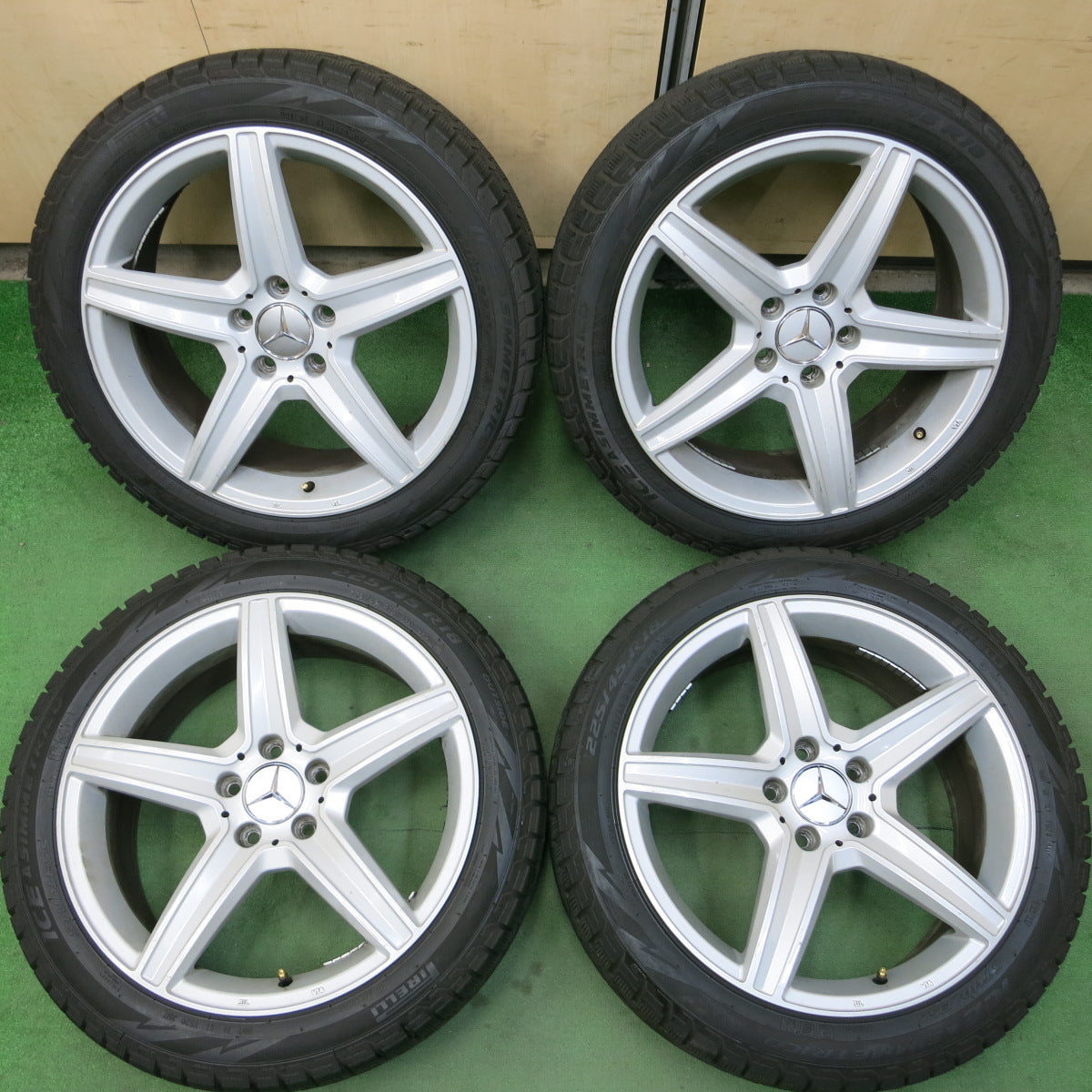 *送料無料*4本価格★ベンツ 等 Euro Forsch 225/45R18 スタッドレス ピレリ アイスアシンメトリコ ユーロフォルシュ 18インチ  PCD112/5H★3102503イス