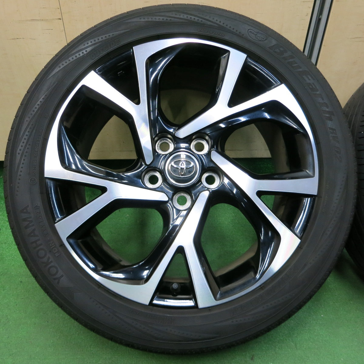 *送料無料* バリ溝！21年！9分★トヨタ C-HR 純正 225/50R18 ヨコハマ ブルーアース RV-02 18インチ PCD114.3/5H CHR★4051202IMノ