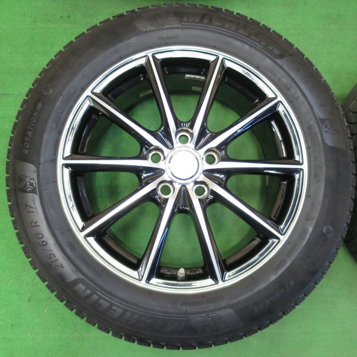 *送料無料* バリ溝！9.5分★スタッドレス 215/60R17 ミシュラン X-ICE3+ ECO FORME エコフォルム 17インチ PCD114.3/5H★4060410イス