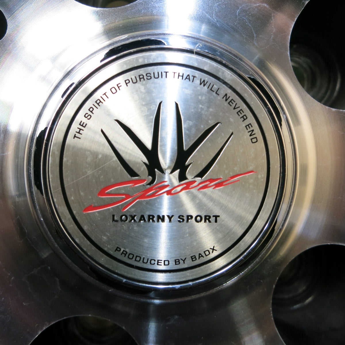 *送料無料* バリ溝！21年！キレイ！9.5分★LOXARNY SPORT BADX 235/50R18 スタッドレス グッドイヤー アイスナビ7 ロクサーニ PCD114.3/5H★4052011イス