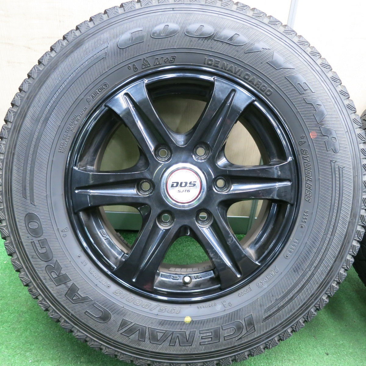 *送料無料* バリ溝！9分★ハイエース 等 195/80R15 スタッドレス グッドイヤー アイスナビ カーゴ D.O.S. SJ-T6 DOS  PCD139.7/6H★4042009HAス