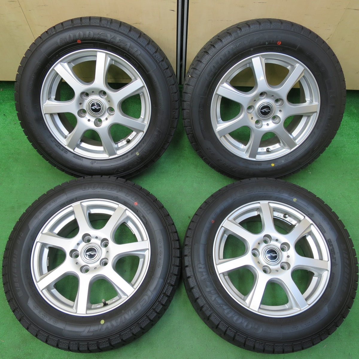 *送料無料* バリ溝！23年！ほぼ10分★スタッドレス 195/65R15 グッドイヤー アイスナビ7 ravrion P3 ラブリオン 15インチ PCD114.3/5H★4072402イス