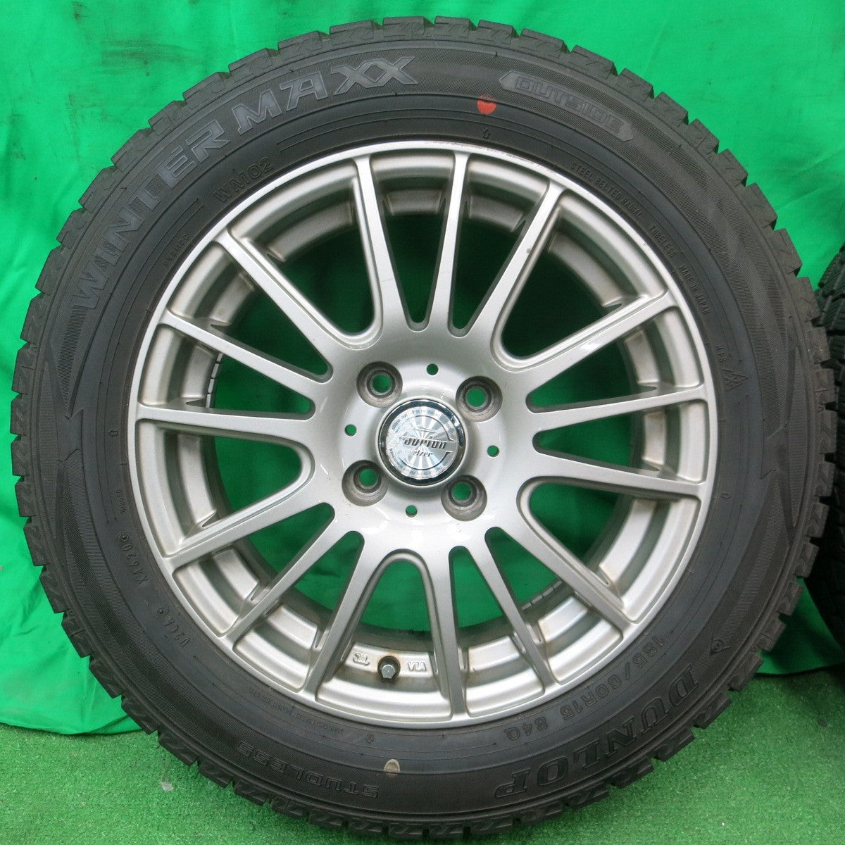 *送料無料* バリ溝！20年！9.5分★スタッドレス 185/60R15 ダンロップ ウインターマックス WM02 ravrion selzer ラブリオン PCD100/4H★4043005ナス