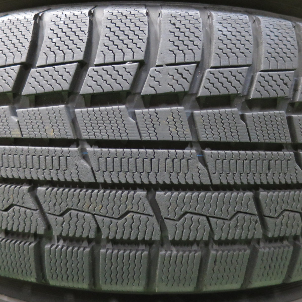 [送料無料] バリ溝！キレイ！9.5分以上★スタッドレス 225/65R17 トーヨー ウインター トランパス TX EuroSpeed MANARAY SPORT 17インチ PCD114.3/5H★4111501イス