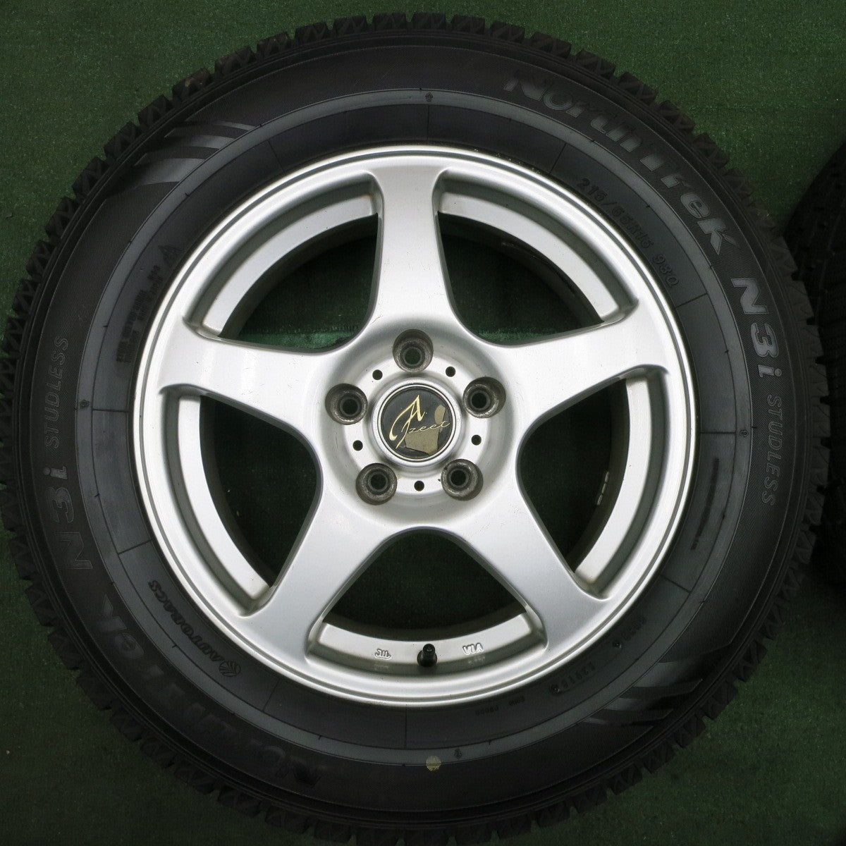 *送料無料* バリ溝！ほぼ10分★スタッドレス 215/65R16 オートバックス ノーストレック N3i Azeet 16インチ PCD114.3/5H★4040305NJス