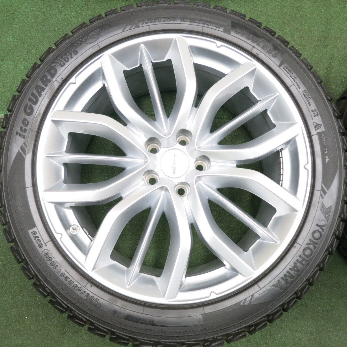 送料無料* センサー付！バリ溝！9.5分☆マセラティ レヴァンテ 純正 OP 265/45R20 295/40R20 スタッドレス ヨコハ |  名古屋/岐阜の中古カー用品・工具の買取/販売ならガレージゲット