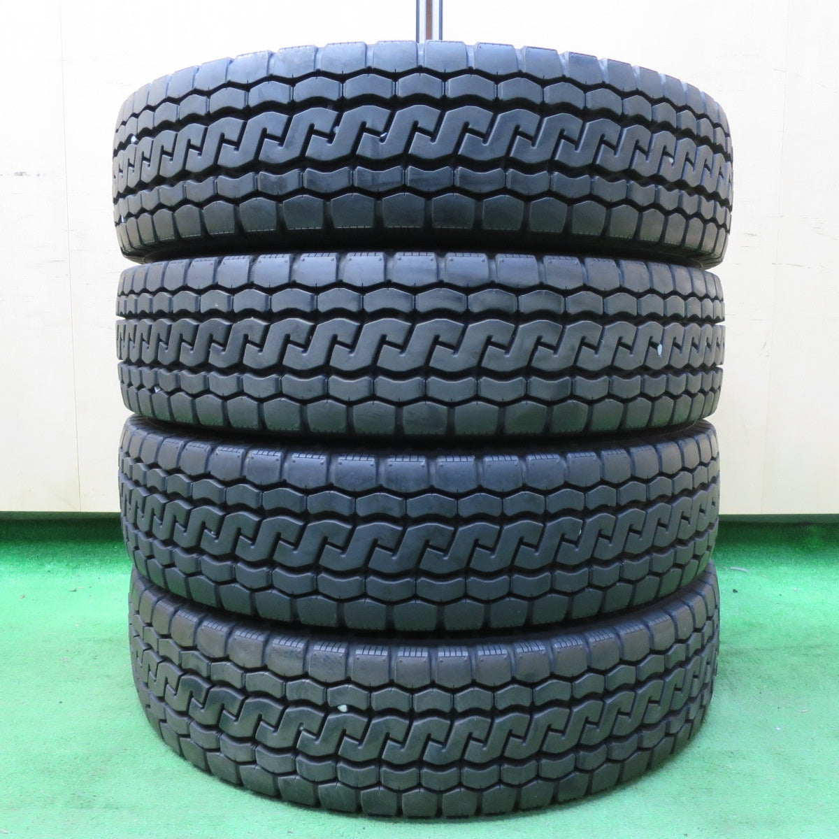 *送料無料* バリ溝！20年！9分★トラック タイヤ 195/85R16 114/112N ブリヂストン エコピア M812 ミックス オールシーズン 16インチ★4071603イノタ