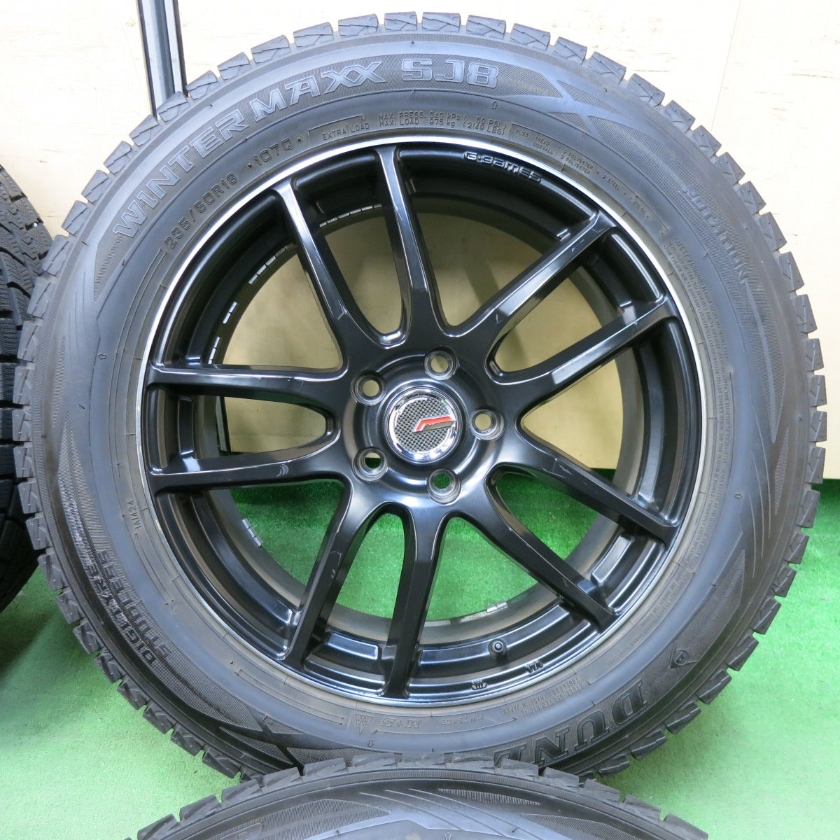 [送料無料] バリ溝！9.5分以上★RAYS G-games 77REBOOT 235/60R18 スタッドレス ダンロップ ウインターマックス SJ8 18インチ レイズ Gゲームズ PCD114.3/5H★4122704SYス