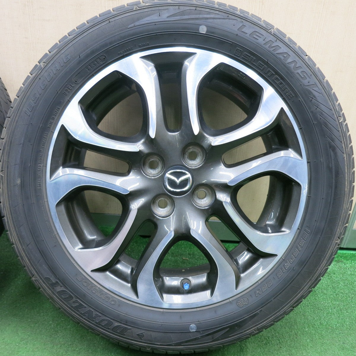 *送料無料* キレイ★マツダ DJ系 デミオ 純正 185/60R16 ダンロップ LE MANS V ルマン5 16インチ PCD100/4H★4070301HAノ