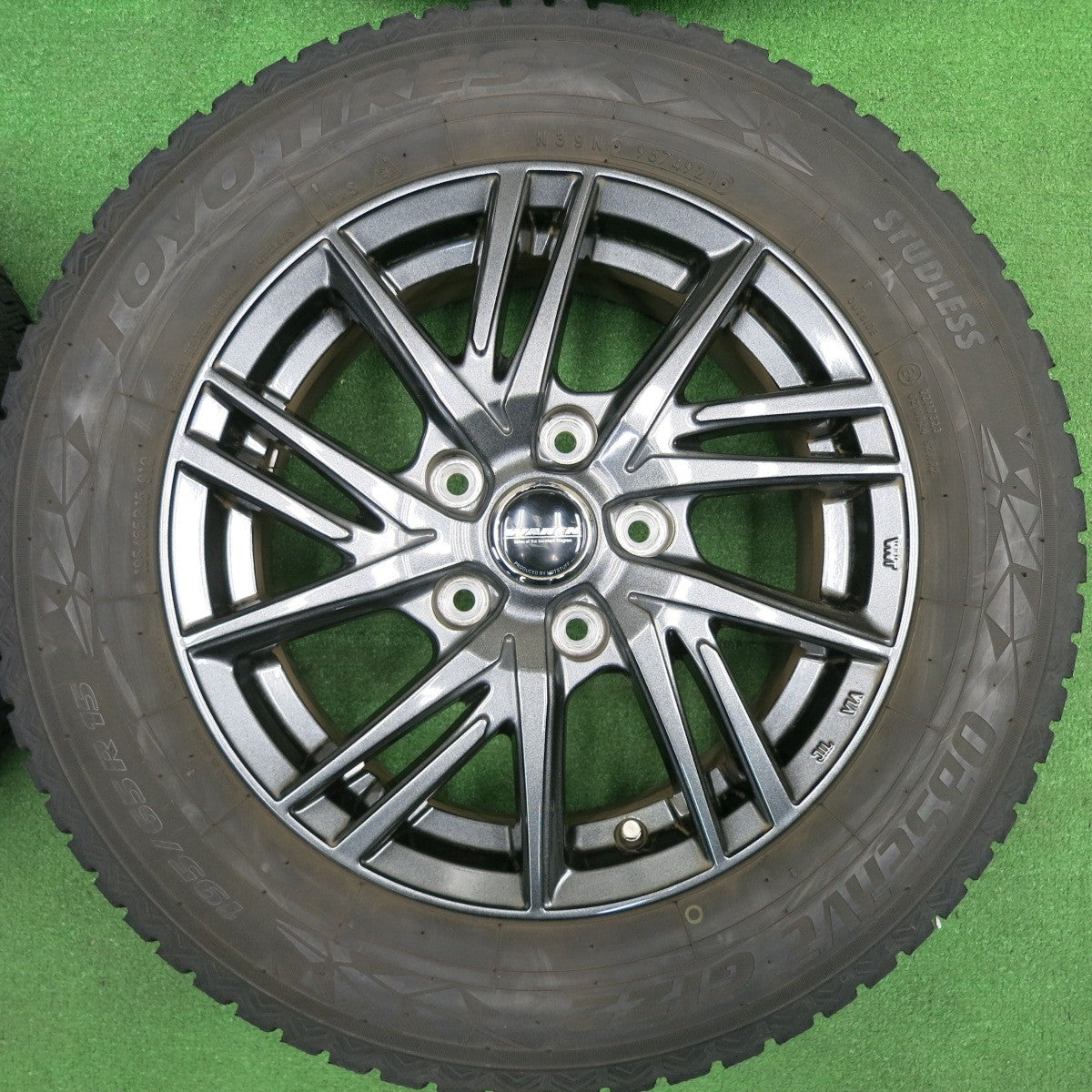 [送料無料] バリ溝！21年！キレイ！8.5分★スタッドレス 195/65R15 トーヨー オブザーブ GIZ2 WAREN ヴァーレン 15インチ PCD114.3/5H★4122004TNス