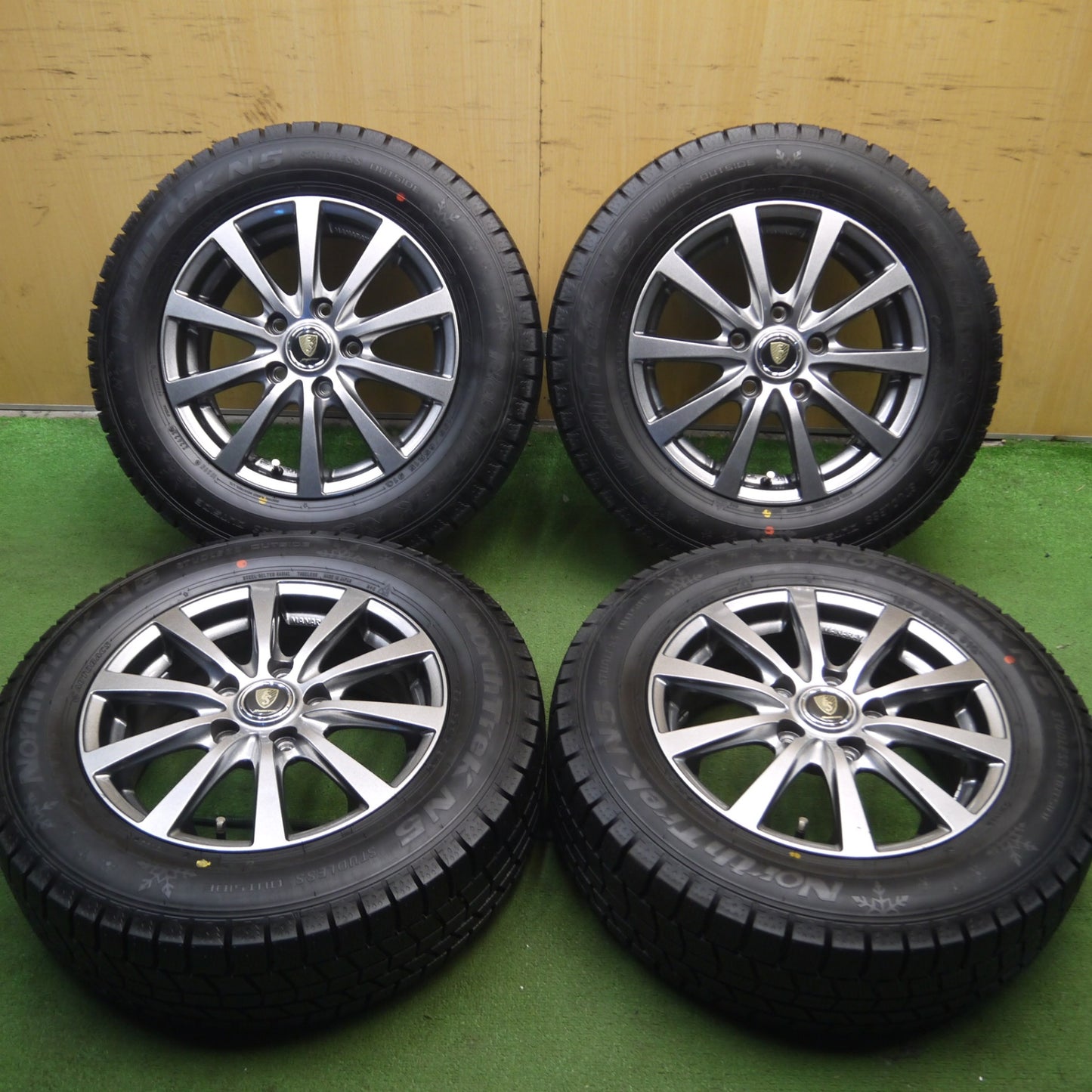 *送料無料* 超バリ溝！22年！キレイ！ほぼ10分★スタッドレス 195/65R15 オートバックス ノーストレック N5 MANARAY SPORT マナレイスポーツ PCD114.3/5H★4032705Hス