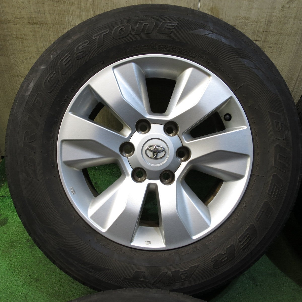 *送料無料* キレイ★トヨタ 125系 ハイラックス 純正 265/65R17 ブリヂストン デューラー A/T 693Ⅲ PCD139.7/6H★4031901クノ