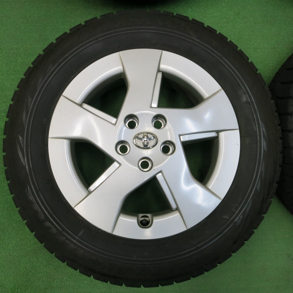 *送料無料* キレイ★トヨタ 30系 プリウス 純正 195/65R15 スタッドレス ブリヂストン ブリザック REVO GZ 15インチ PCD100/5H★4042314イス