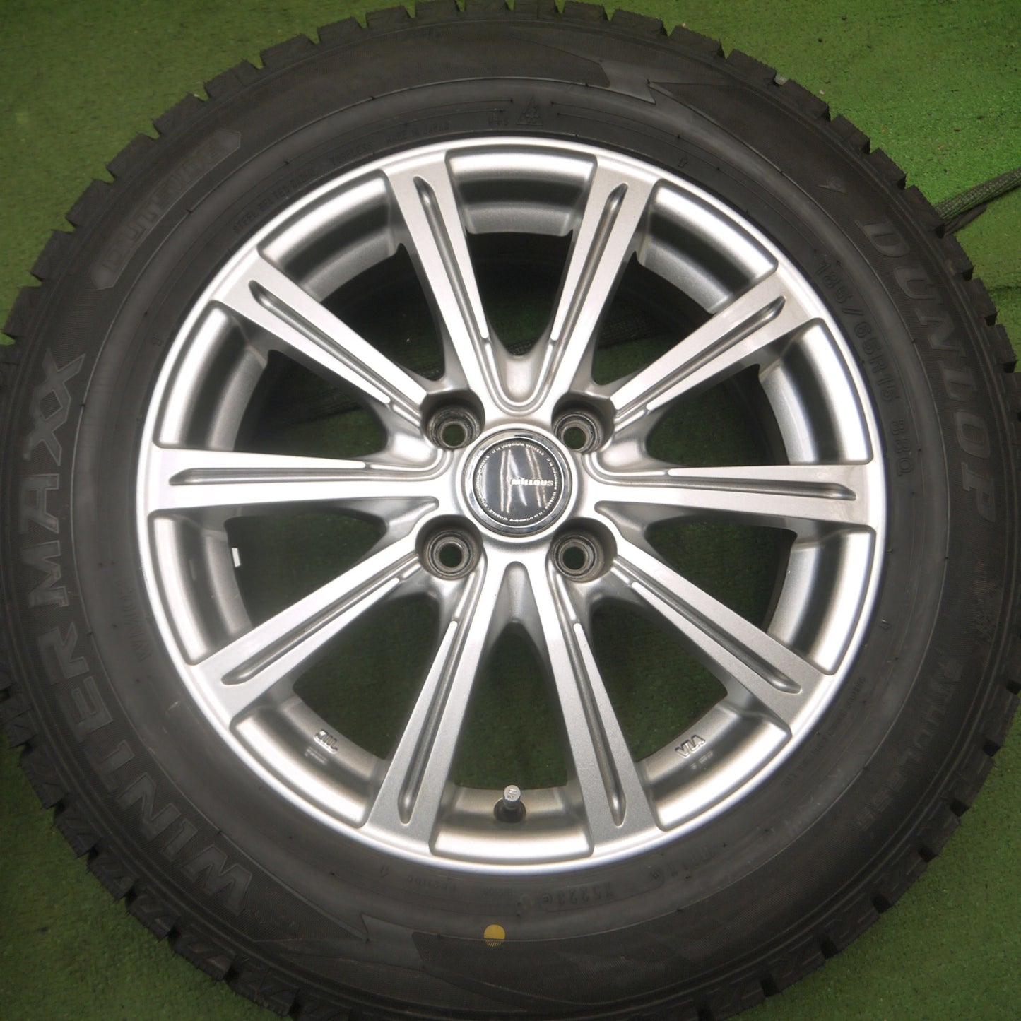 *送料無料* バリ溝！23年！キレイ！ほぼ10分★スタッドレス 185/65R15 ダンロップ ウインターマックス WM02 MiLLOUS ミルアス PCD100/4H★4072204Hス