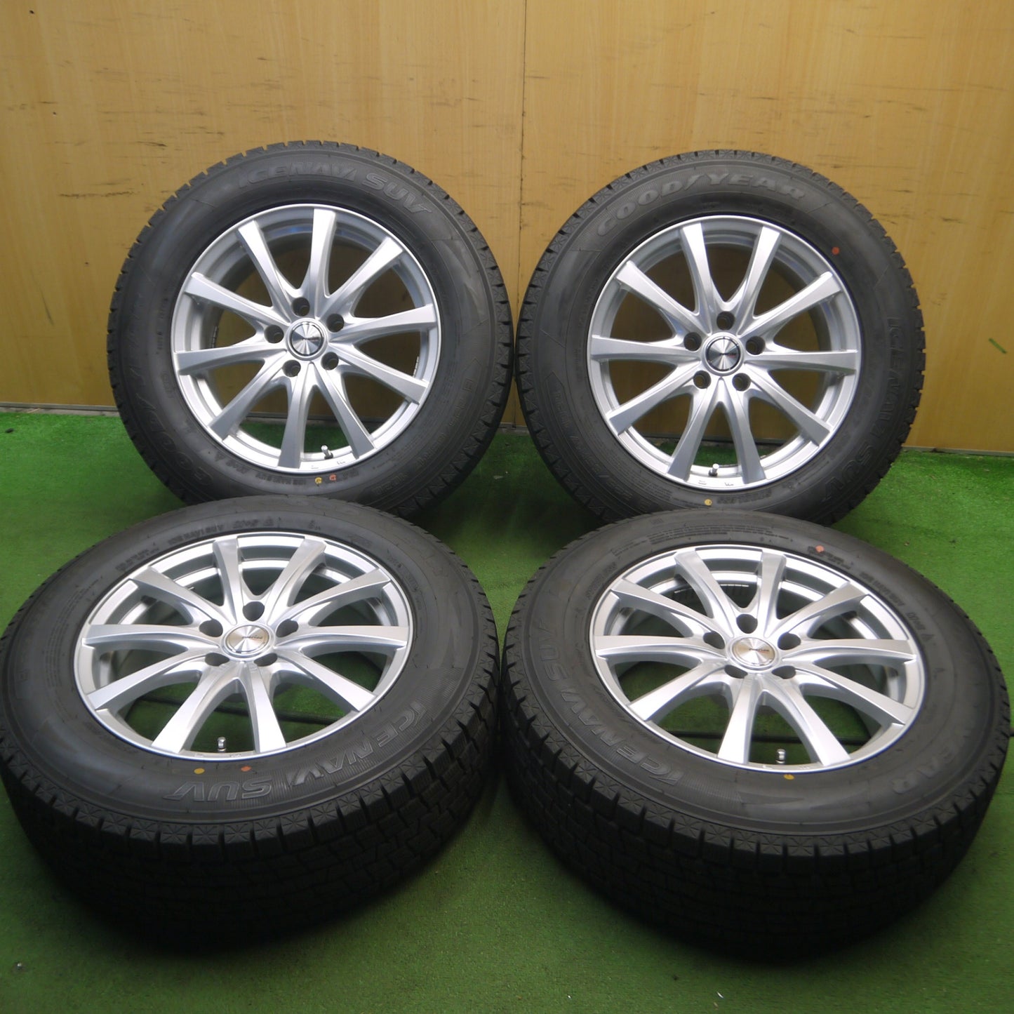 *送料無料* 超バリ溝！キレイ！9.5分以上★スタッドレス 225/65R17 グッドイヤー アイスナビ SUV ravrion RS01 ラブリオン PCD114.3/5H★4040110Hス