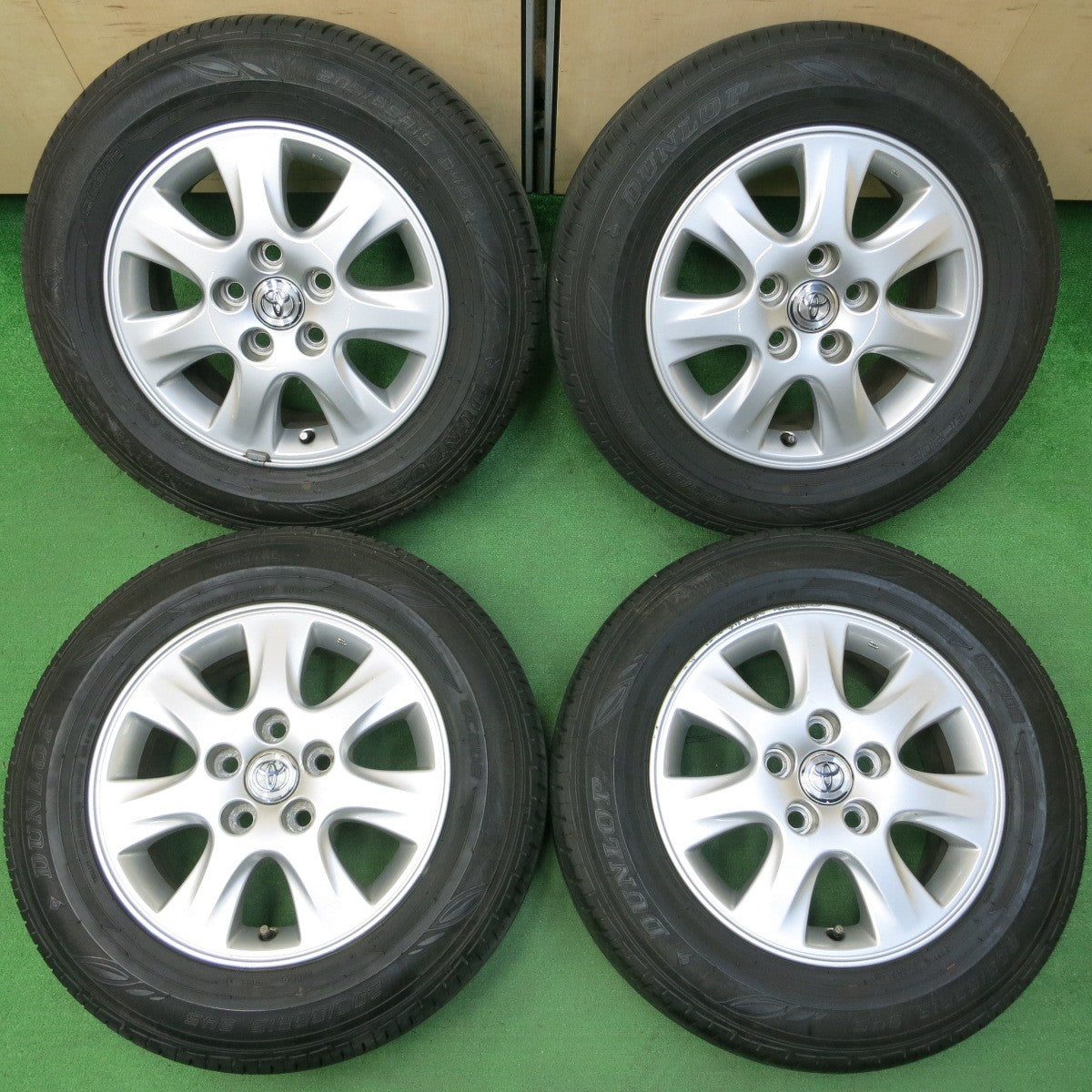 *送料無料* バリ溝！ほぼ10分★トヨタ 30系 カムリ 純正 205/65R15 ダンロップ EC202 15インチ PCD114.3/5H★4040610イノ