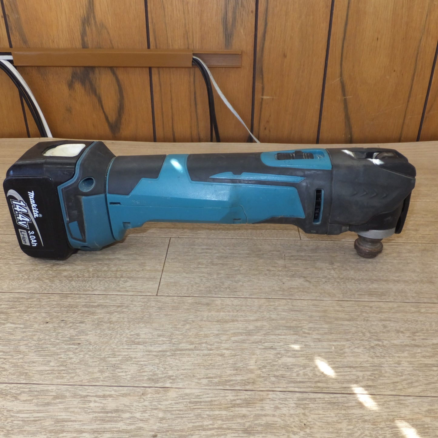 [送料無料] ★マキタ makita 充電式マルチツール TM41D　 バッテリ BL1430　充電器 DC18RC T　ほか 各種 付属品 セット★