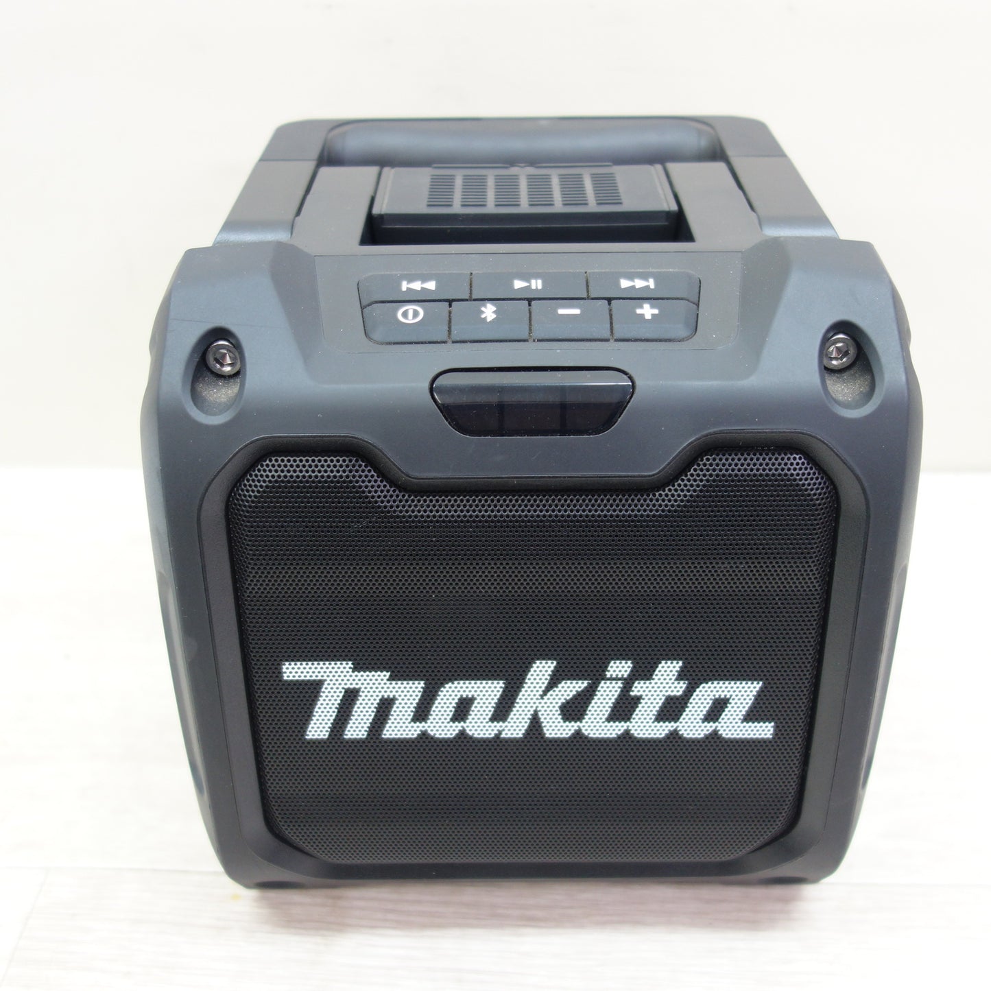 [送料無料] ☆マキタ 充電式 スピーカー MR200 B Bluetooth Li-ion バッテリー 対応 防じん・防水 IP64 黒 makita☆