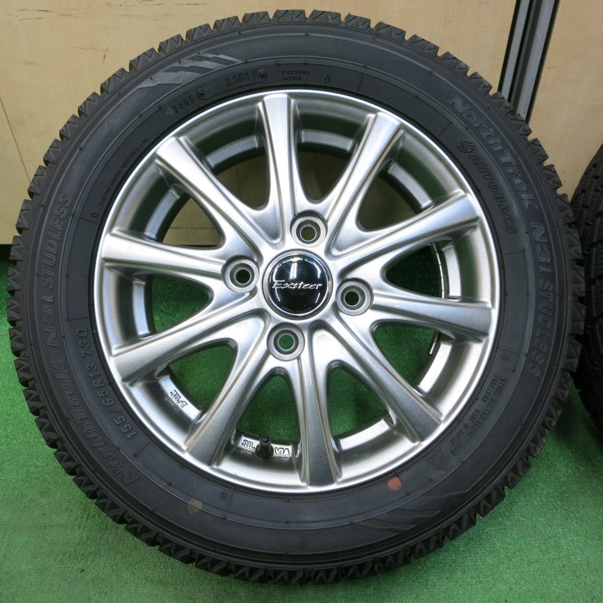 *送料無料* バリ溝！キレイ！ほぼ10分★スタッドレス 155/65R13 オートバックス ノーストレック N3i Exsteer エクスター 13インチ PCD100/4H★4051110イス