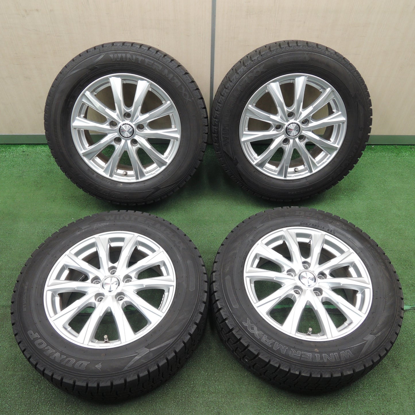 *送料無料* バリ溝！21年！キレイ！9.5分★スタッドレス 205/65R16 ダンロップ ウインターマックス WM02 JOKER ジョーカー 16インチ PCD114.3/5H★4031906TNス