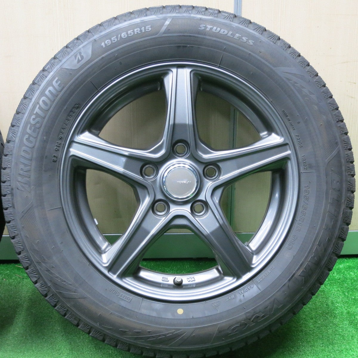 [送料無料] キレイ！22年★スタッドレス 195/65R15 ブリヂストン ブリザック VRX3 TOPRUN トップラン 15インチ PCD114.3/5H★4121103NJス