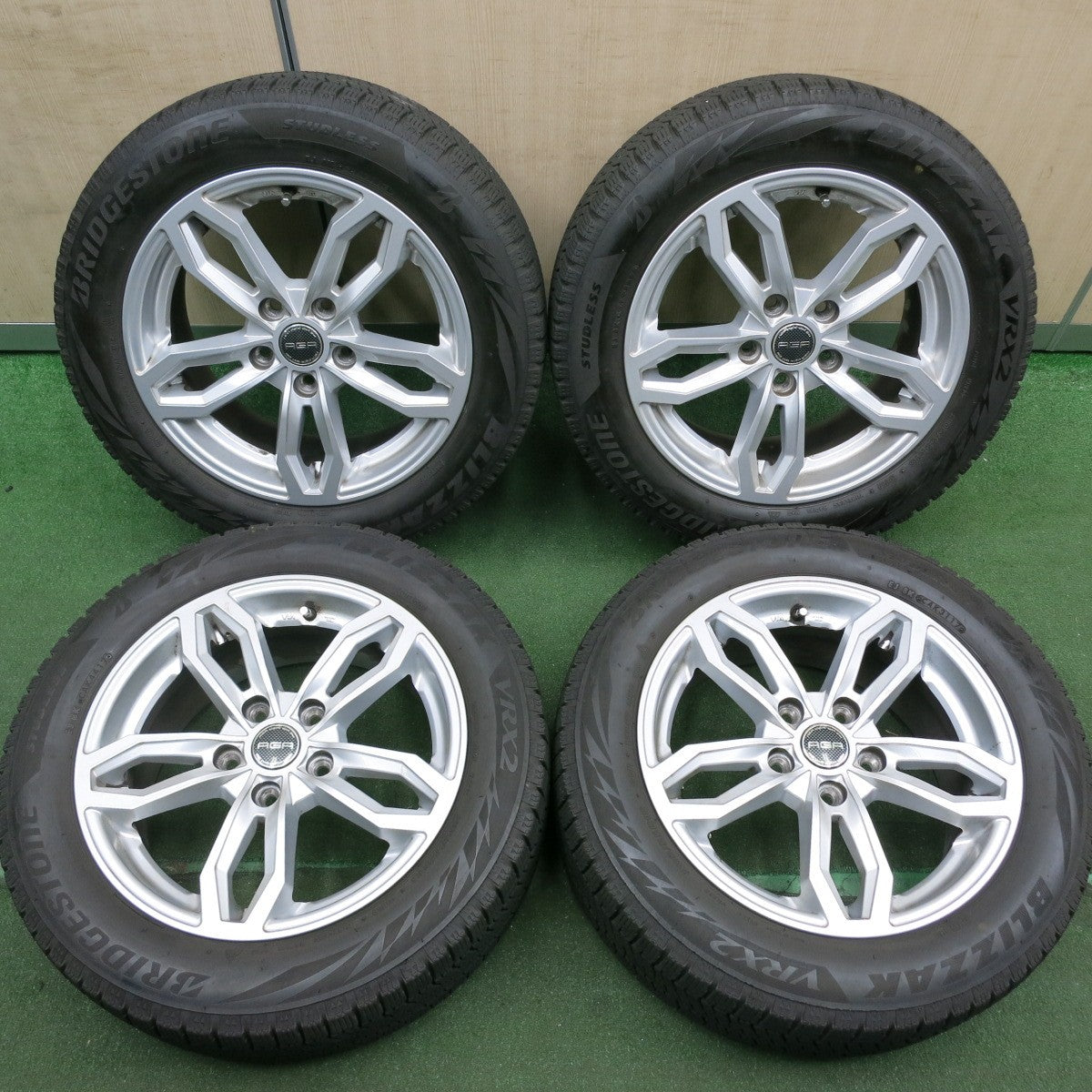 *送料無料* 4本価格★MINI ミニ 等 AGA 205/55R16 スタッドレス ブリヂストン ブリザック VRX2 16インチ PCD112/5H★4070202HAス