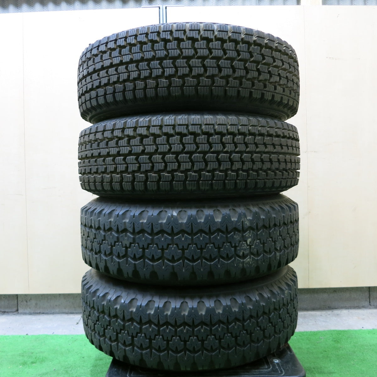 *送料無料* バリ溝！ほぼ10分★ENKEI MESH 185/70R14 BT02 ブリヂストン ウインター ラジアル 704 エンケイ メッシュ PCD114.3/4H★4070602ナス