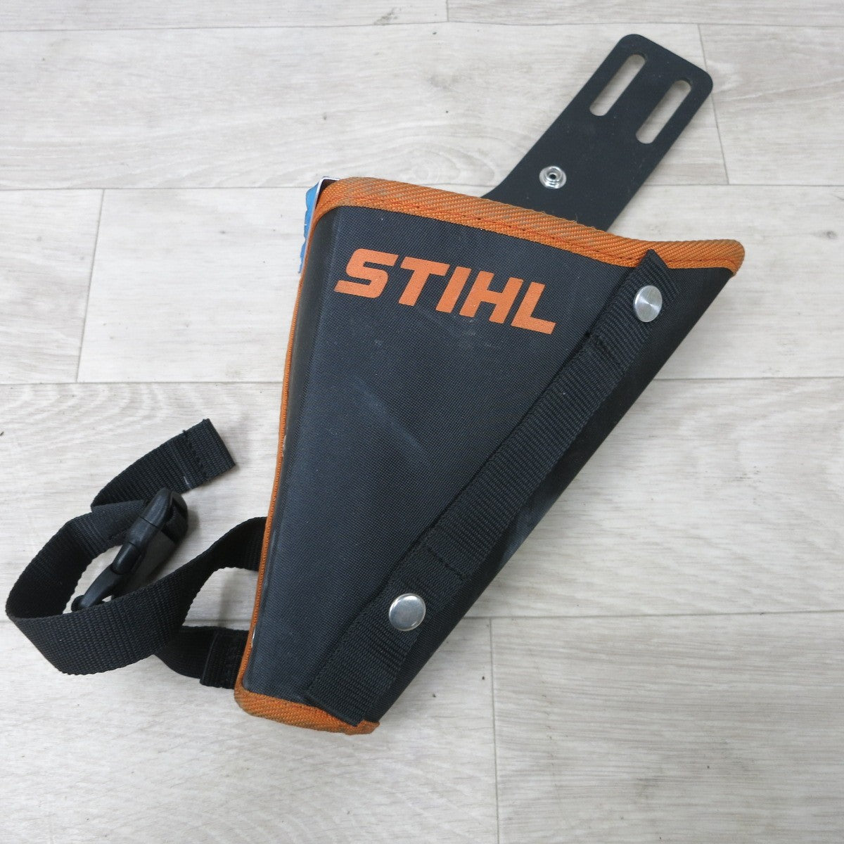 [送料無料] 付属品多数◆STIHL 充電式 ガーデン カッター GTA26 ケース 充電器 バッテリー 付き チェーンソー チェンソー 枝切り 電動 工具◆