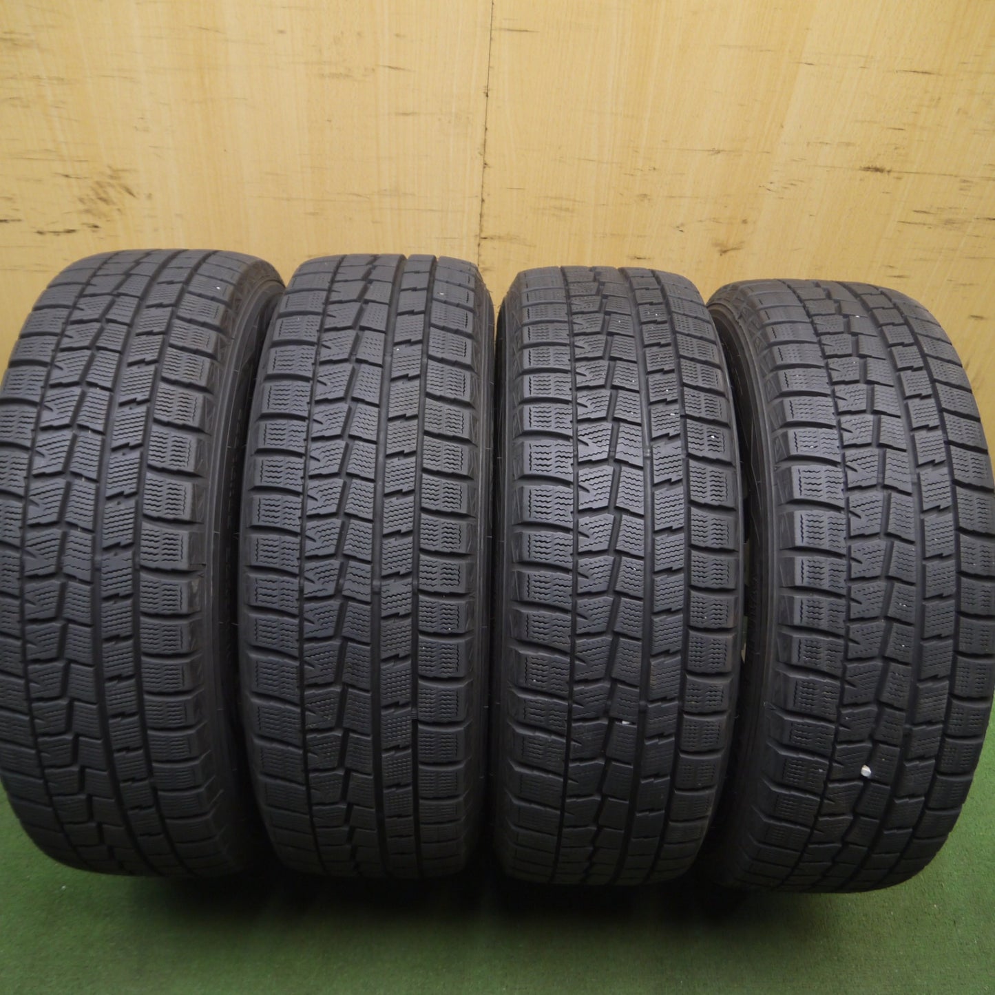 *送料無料* バリ溝！キレイ！8.5分★スタッドレス 195/65R15 ダンロップ ウインターマックス WM01 TEAD テッド 15インチ PCD114.3/5H★4051709Hス