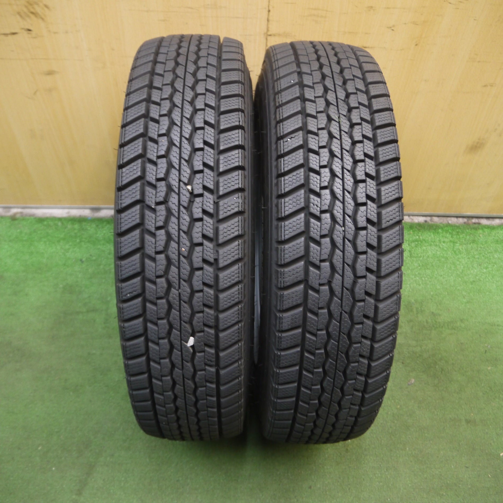 *送料無料* バリ溝！21年！キレイ！9.5分★日産 アトラス 純正 スタッドレス スチール 175/80R15 101/99L ダンロップ SP  LT01M 15インチ PCD170/6H★4040103Hス