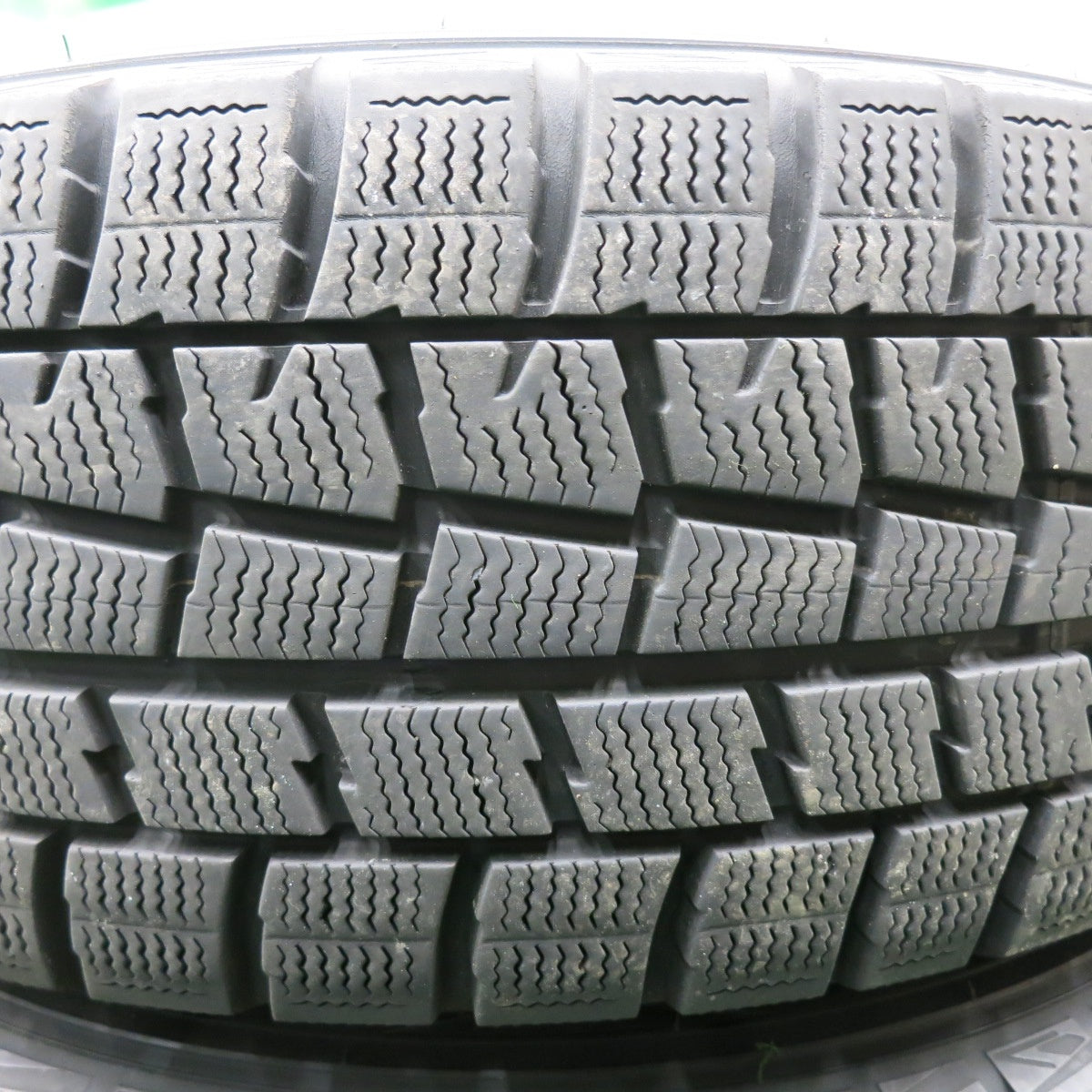 *送料無料* バリ溝！9分★スタッドレス 205/60R16 ダンロップ ウインターマックス WM01 WAREN ヴァーレン 16インチ PCD114.3/5H★4051805NJス