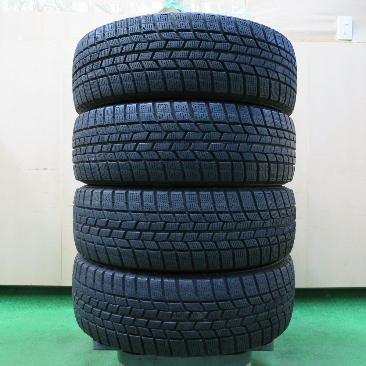 *送料無料* バリ溝！8.5分★スタッドレス 205/65R16 グッドイヤー アイスナビ6 タイヤ 16インチ エスティマ セレナ  ヤリスクロス等★4061003イスタ