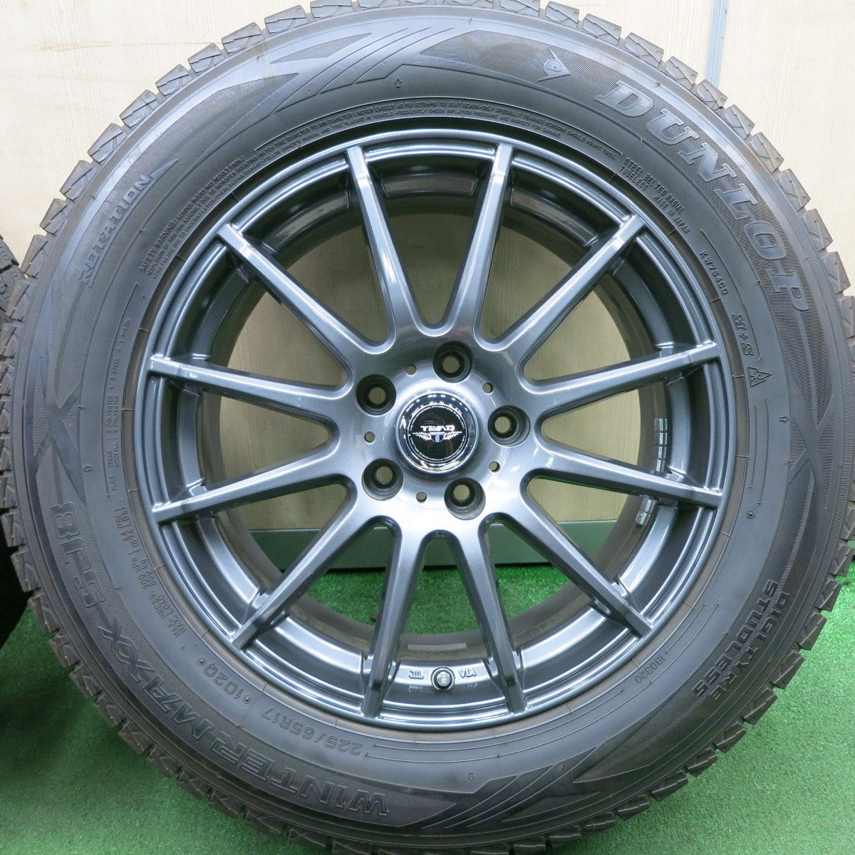 *送料無料* バリ溝！綺麗！9.5分★スタッドレス 225/65R17 ダンロップ ウインターマックス SJ8 TEAD テッド 17インチ  PCD114.3/5H★4050504HAス