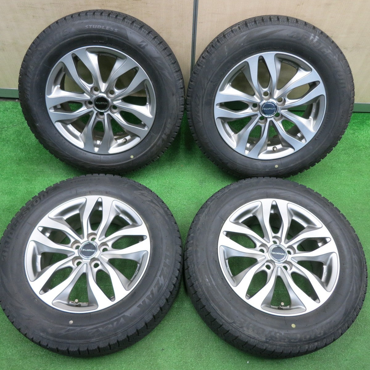 [送料無料] バリ溝！キレイ！9分★プリウス等 195/65R15 スタッドレス ブリヂストン ブリザック VRX2 BALMINUM バルミナ 15インチ PCD100/5H★4120608TNス