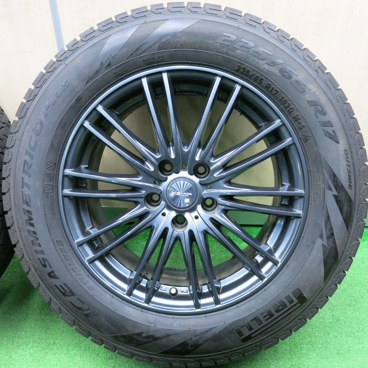 [送料無料] バリ溝！20年！キレイ！9.5分以上★スタッドレス 225/65R17 ピレリ アイスアシンメトリコ プラス VELVA AGUDO ヴェルヴァ 17インチ PCD114.3/5H★4120904TNス