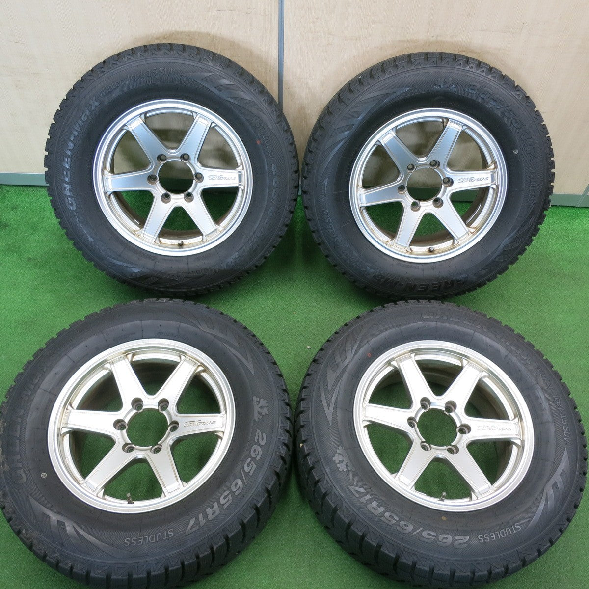 [送料無料] 超バリ溝！23年！ほぼ10分★スタッドレス 265/65R17 グリーンマックス  ウィンターアイス I-15 SUV Blows 17インチ プラド 等 PCD139.7/6H★5012302TNス