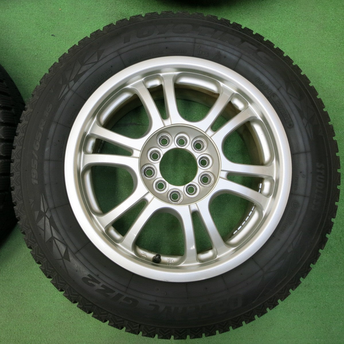 *送料無料* 超バリ溝！21年！ほぼ10分★スタッドレス 195/65R15 トーヨー オブザーブ GIZ2 FANG-TS KOSEI ファング 光生 PCD100 114.3/5H マルチ★4050215イス