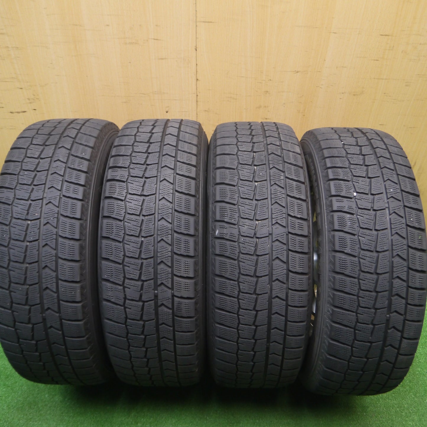 [送料無料] キレイ★プリウス等 195/65R15 スタッドレス ダンロップ ウインターマックス WM02 ECO FORME エコフォルム PCD100/5H★4100706Hス