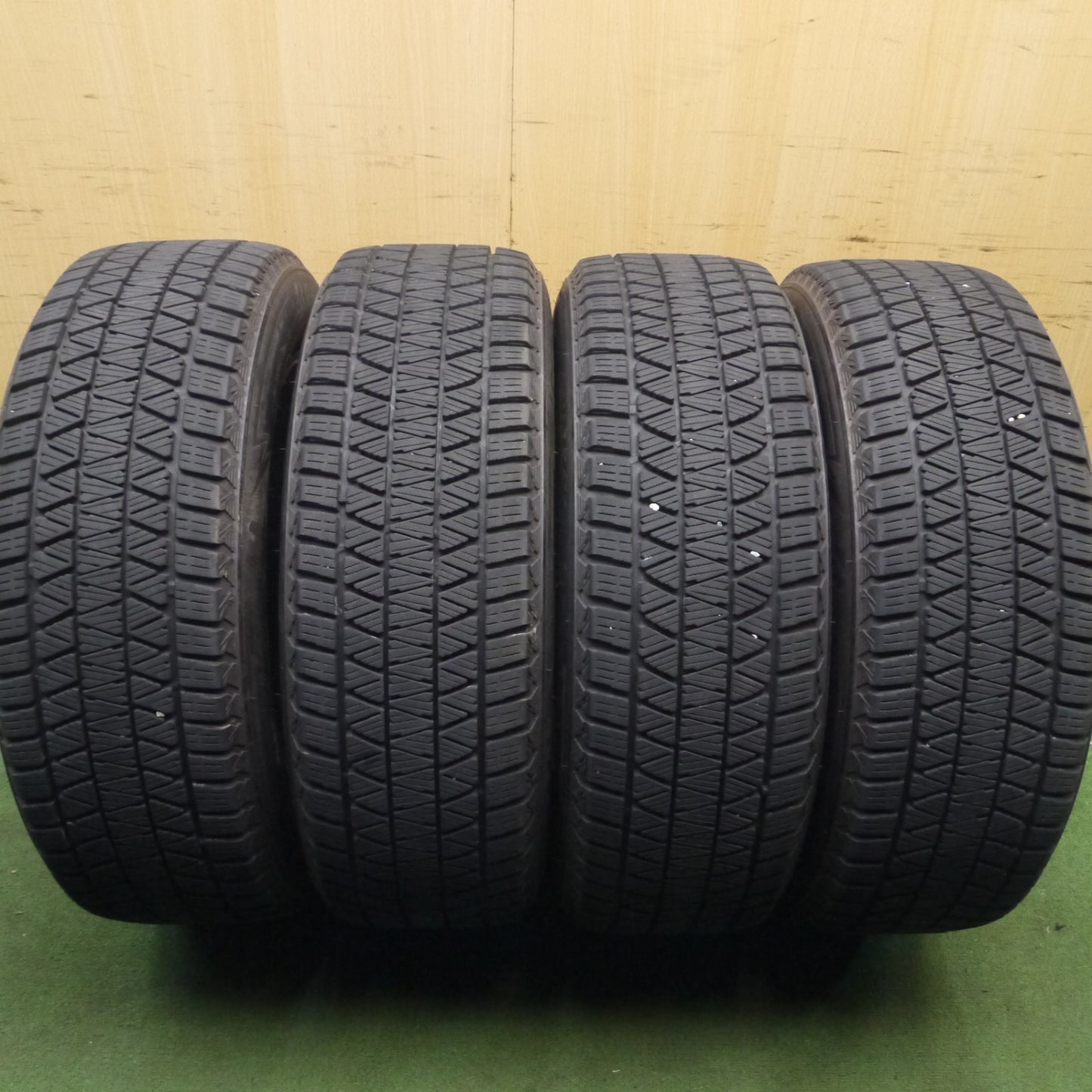 [送料無料] バリ溝！キレイ！8.5分★スタッドレス 225/60R18 ブリヂストン ブリザック DM-V3 weds Delmore デルモア 18インチ PCD114.3/5H★4030108Hス