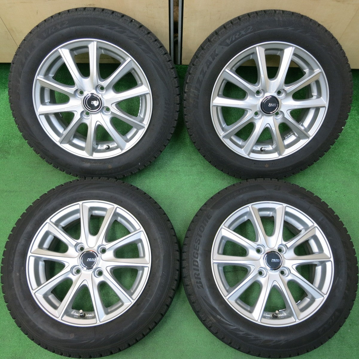 *送料無料* バリ溝！22年！キレイ！ほぼ10分★スタッドレス 165/65R14 ブリヂストン ブリザック VRX2 PREO プレオ 14インチ PCD100/4H★4031905イス